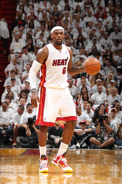 特雷·杨正式加盟华盛顿奇才，八年老鹰生涯画上句号